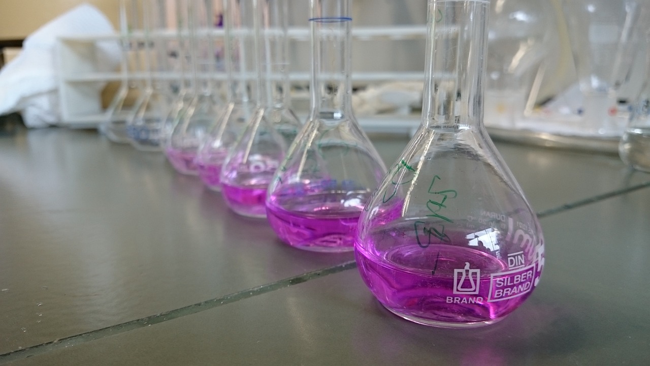 laboratory, volumetric flask, dilution series